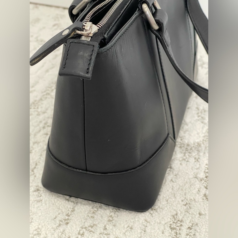 Burberry Black Leather Shoulder Bag with COA and Dusty - Picture 13 of 14